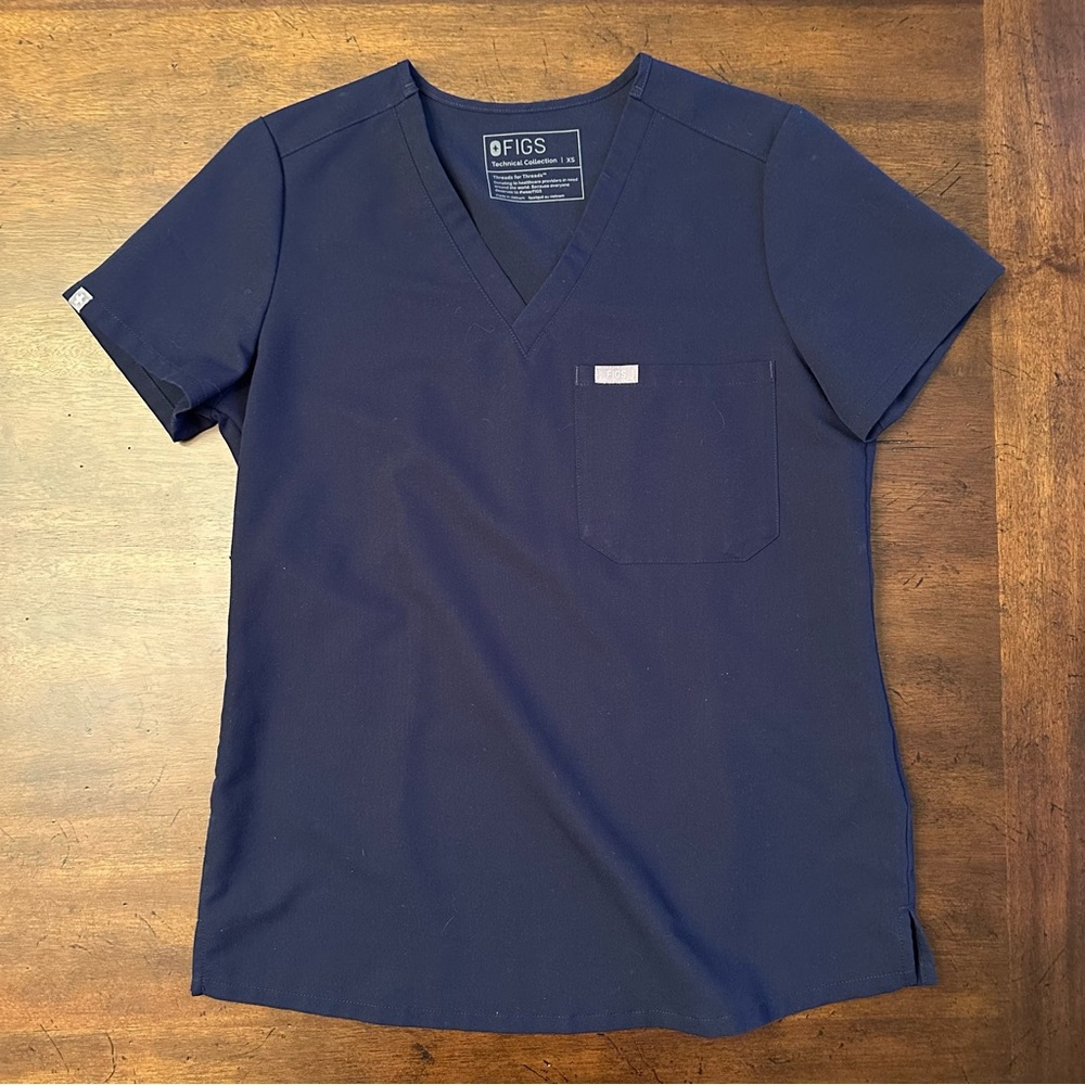 FIGS - Navy Catarina - One-Pocket Scrub Top - XS
